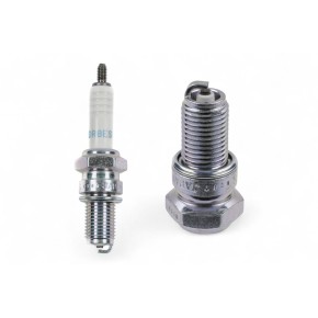 Candela NGK DR8ES (10 pezzi per scatola) NGKDR8ES